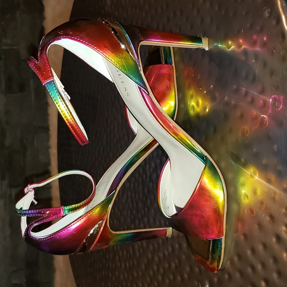 Guess Divine Pump Sz 10..4 in heel